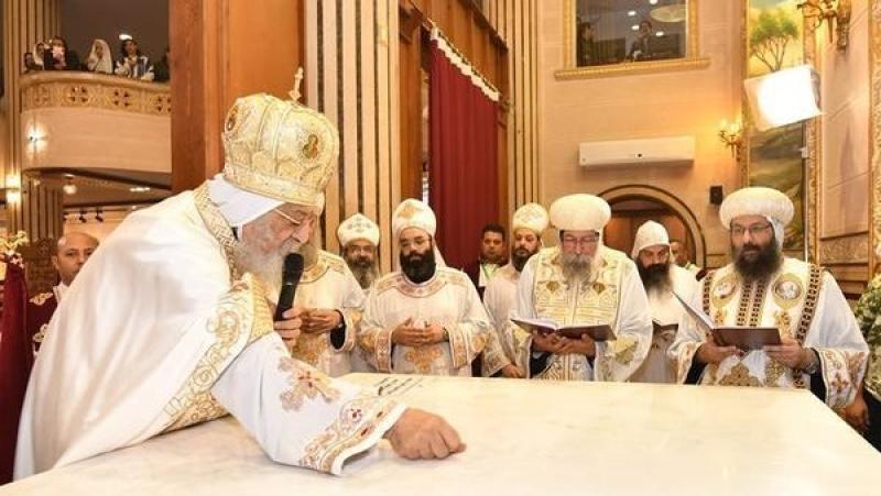 البابا تواضروس يدشن كنيسة  العذراء وبولس الرسول  بالإسكندرية.. صور