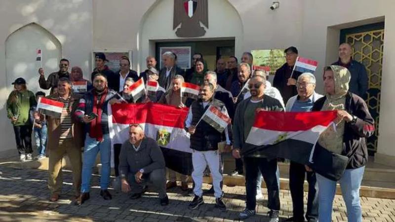 «التنسيقية» ترصد لقطات توافد المصريين في المغرب على لجان الانتخابات الرئاسية