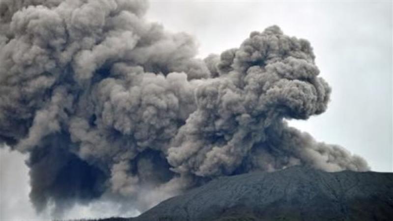 وجهة العشاق الأولى.. تفاصيل مقتل 11 شخصا بسبب بركان في إندونيسيا