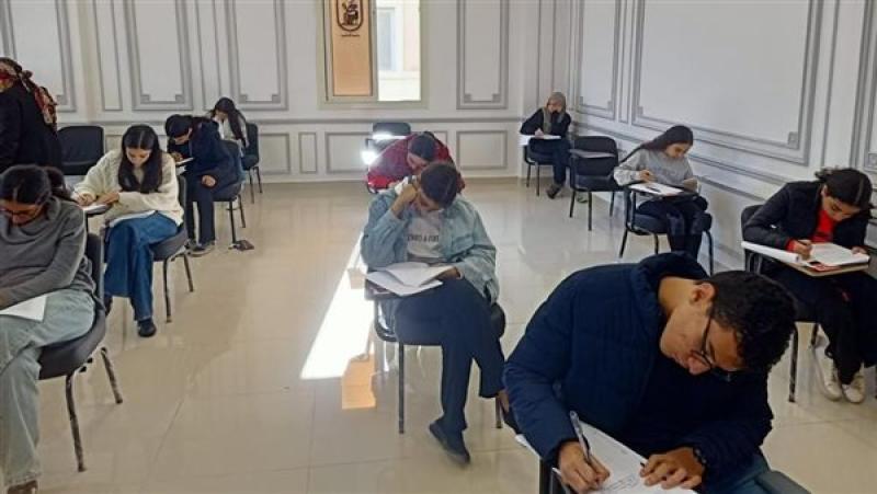 طلاب جامعة القاهرة الدولية ؛ فيتو