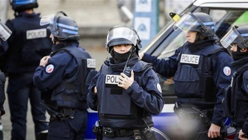 فرنسا تنشر 15 ألف شرطي لمنع حصار باريس، ما القصة؟