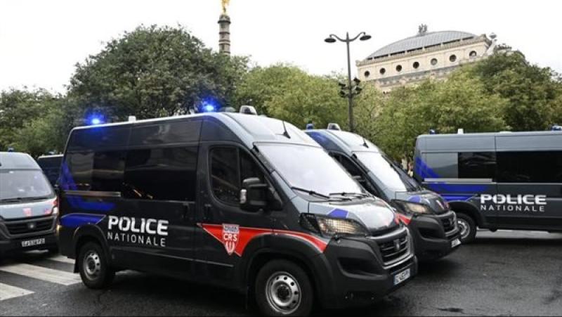 السلطات الفرنسية تعتقل 79 مزارعا حاولوا الهجوم على أكبر أسواق أوروبا