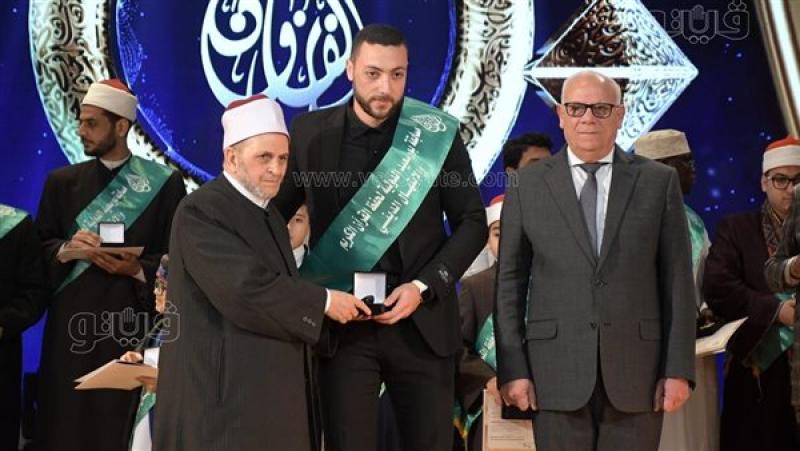 محافظ بورسعيد يشهد حفل ختام المسابقة الدولية لحفظ القرآن الكريم والابتهال الديني (صور)