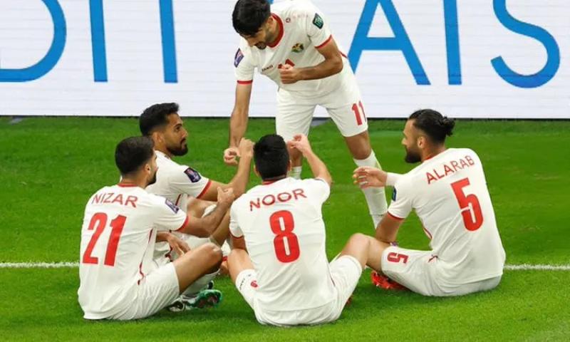 شاهد احتفلات لاعبي الأردن بالتأهل لنهائي كأس آسيا للمرة الأولى في التاريخ