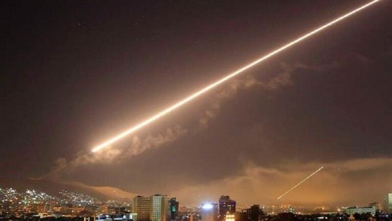 الطيران الإسرائيلي يشن غارات على مواقع في حمص السورية
