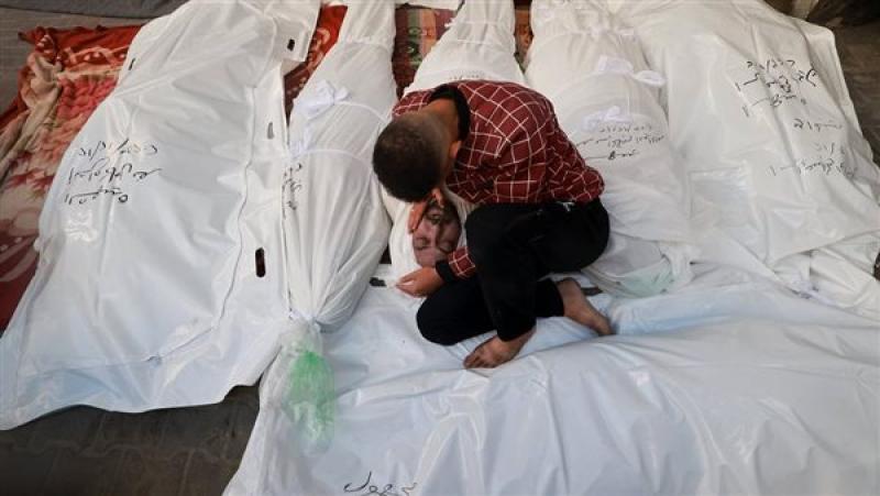 وصول 6 شهداء لمجمع ناصر الطبي جراء القصف الإسرائيلي على غزة