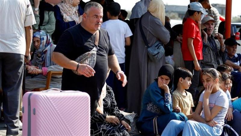 الخارجية الفرنسية تعلن إجلاء 42 شخصُا من قطاع غزة عبر معبر رفح