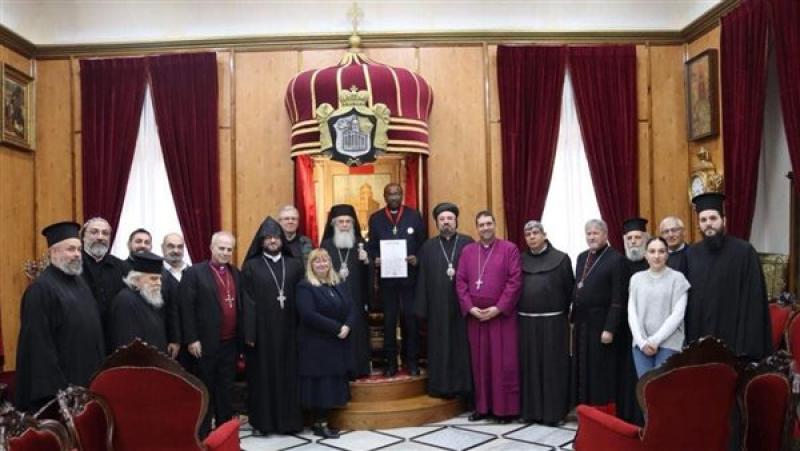 بطريرك الروم الأرثوذكس بالأراضى المقدسة يستقبل الأمين العام لمجلس الكنائس العالمى