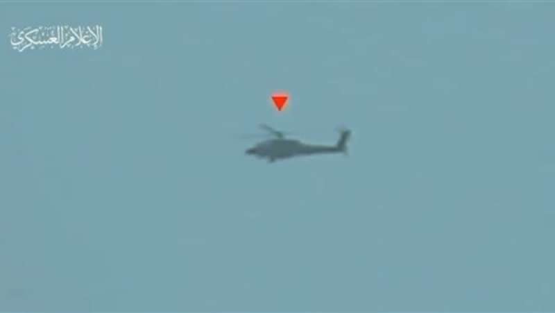 كتائب القسام تنشر مشاهد توثق استهداف طائرات إسرائيلية في سماء غزة (فيديو)