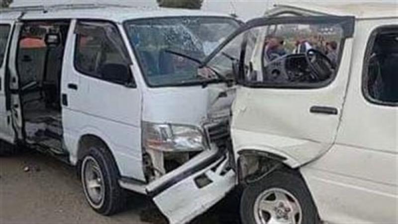 إصابة 12 راكب في حادث تصادم سيارتين ميكروباص بطريق طنطا بسيون