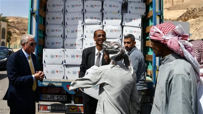 توزيع 10 طن مواد غذائية علي أهالي جنوب سيناء